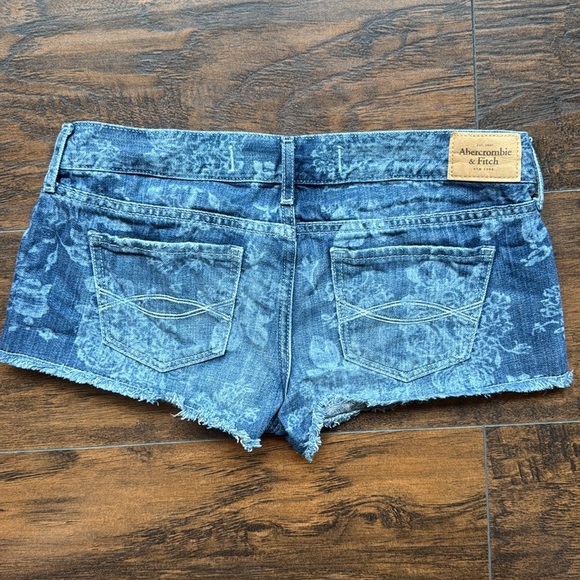 Abercrombie & Fitch jean shorts size 2 (A4) - Picture 5 of 6